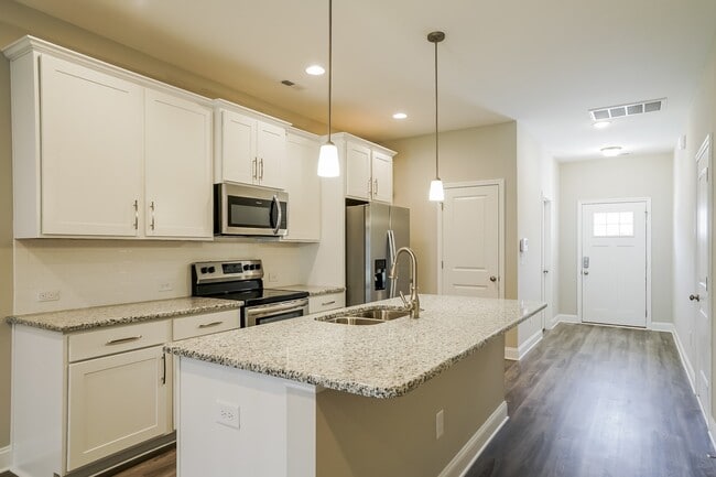 Building Photo - 7248 Bellacroft Dr