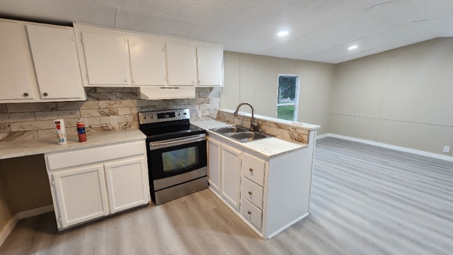 Building Photo - 675 Tallow St