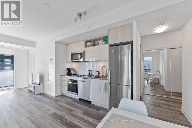 Building Photo - 100 Dalhousie St