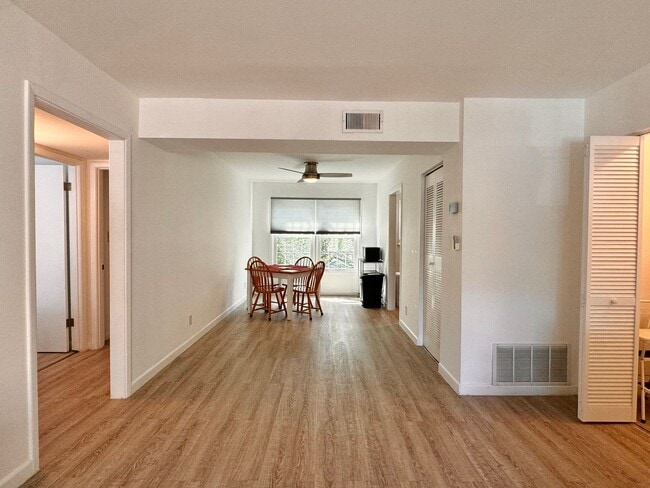 Building Photo - Renovated Condo near Stonefield Shopping! ...