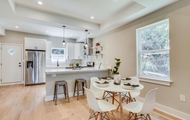 Foto del edificio - One of a Kind Row Home in Buena Vista!