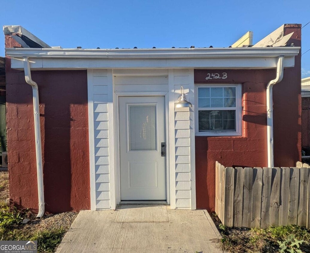 Primary Photo - 242 N 5th Ave