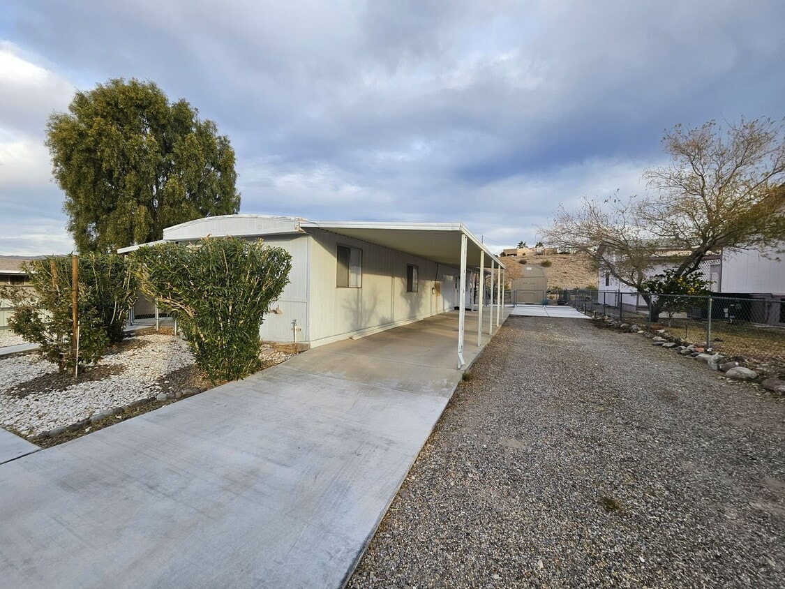 Newly Remodeled Singlewide Mobile in Bullh... House Rental in