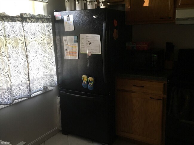 Foto del edificio - 3 br, 1.5 bath Condo - 60 Hayes Ave