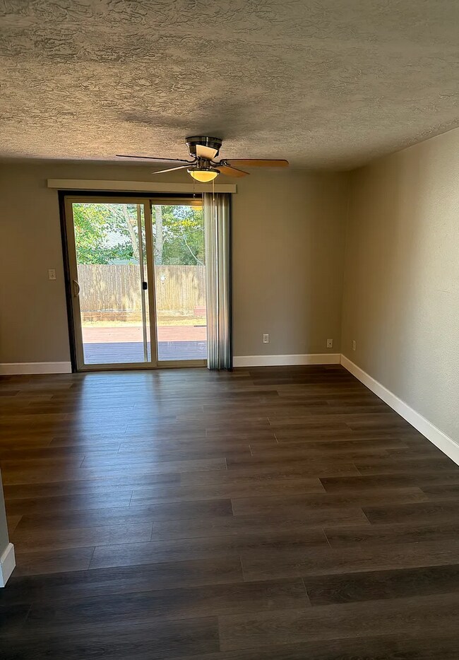Foto del edificio - 147 Idylwood Dr SE
