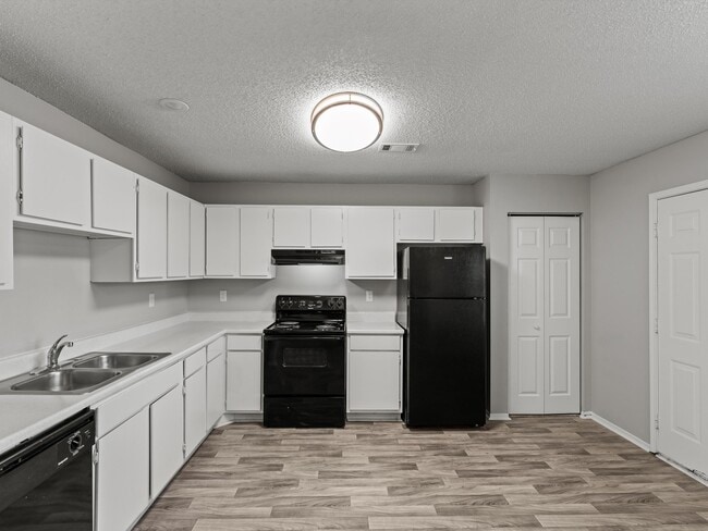 Building Photo - Wilshire Park Apartments