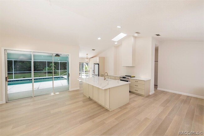 Foto del edificio - 1105 N Chance Way