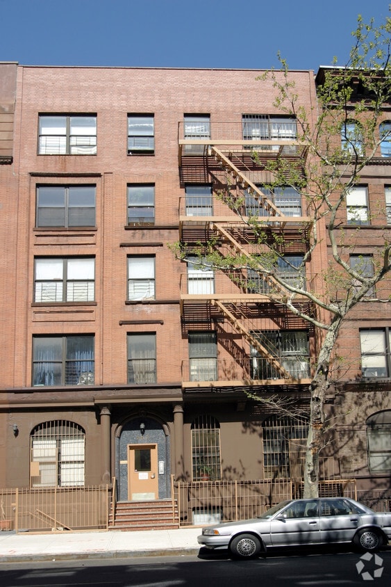 Primary Photo - 347 Manhattan Avenue