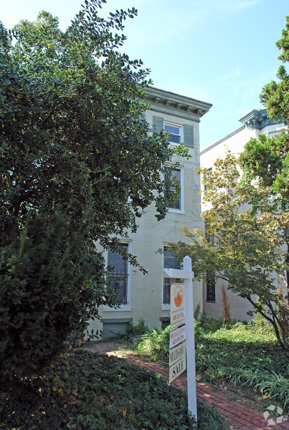Building Photo - 2618 Saint Paul St