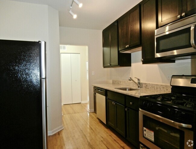 Building Photo - 3123 W Lawrence Ave