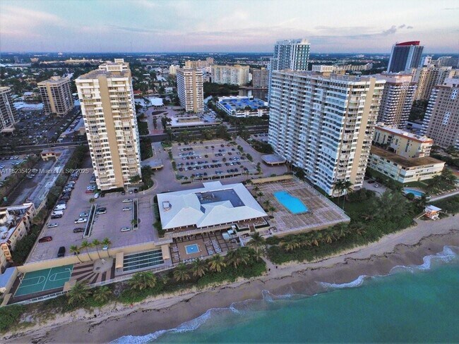 Building Photo - 1965 S Ocean Dr