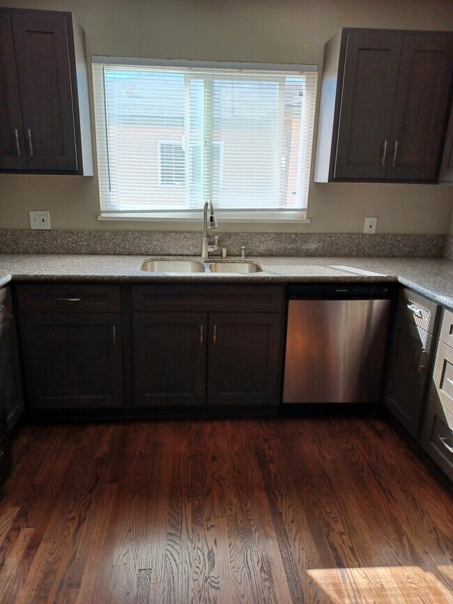 Kitchen - 3644 Carmona Ave