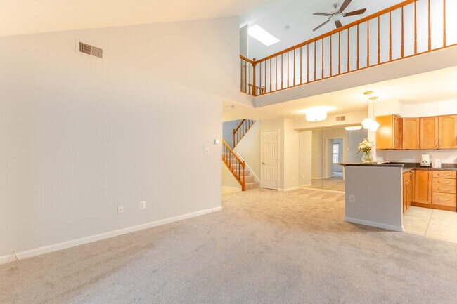 Building Photo - 2241 Lovedale Ln