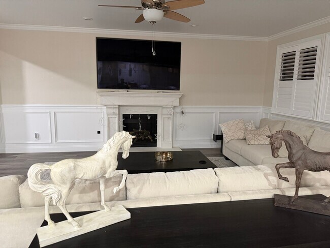 Foto del edificio - 5147 Fern Ridge Cir