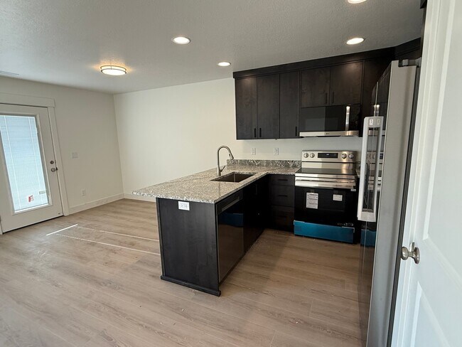 Building Photo - 2073 N 325 E