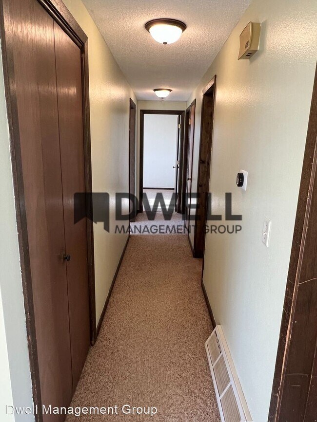 Building Photo - 3 br, 1 bath House - 88846 State Line Rd