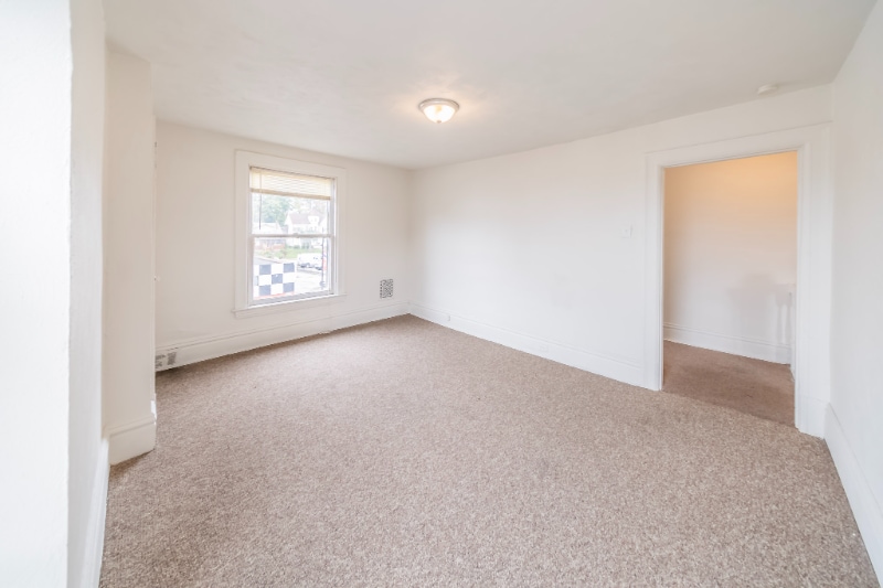 1139 5th Ave Unit 3, East McKeesport, PA 15035 Room for Rent in East
