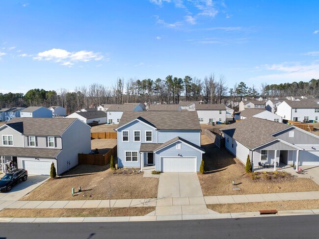 Building Photo - 3517 Strawberry Patch Row