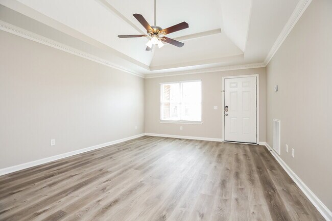 Building Photo - 125 Oak Leaf Dr