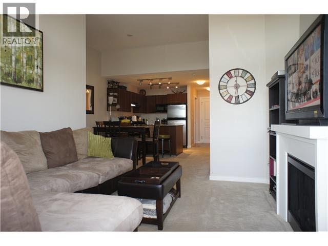 Building Photo - 4768-4768 Brentwood Dr