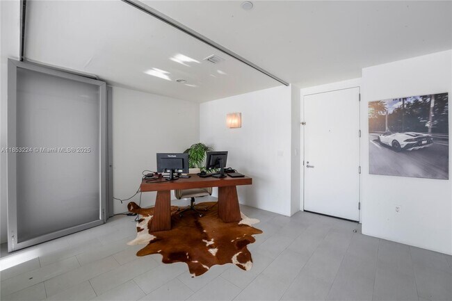 Building Photo - 1040 Biscayne Blvd