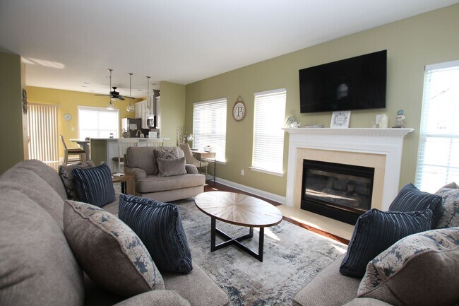 Foto del edificio - Spacious, Furnished Home for Rent!