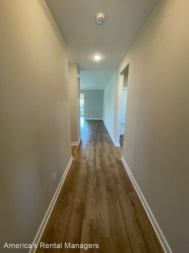 Building Photo - 3 br, 2 bath House - 107 Edisto Circle