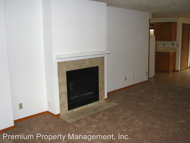 Foto del edificio - 596-598 Ewald Ave SE