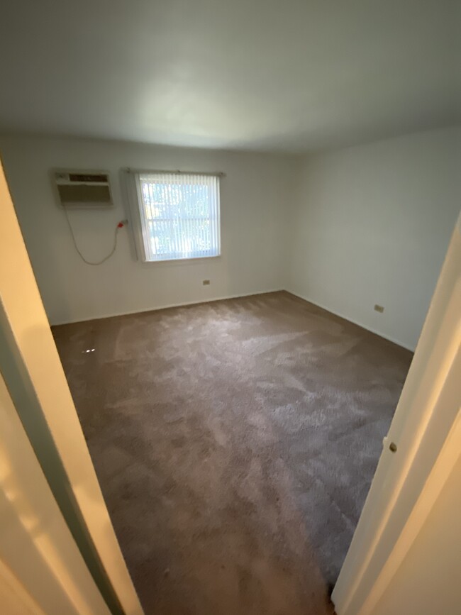 Building Photo - 890 Trace Dr
