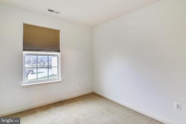 Building Photo - 12940 Yellow Jacket Rd