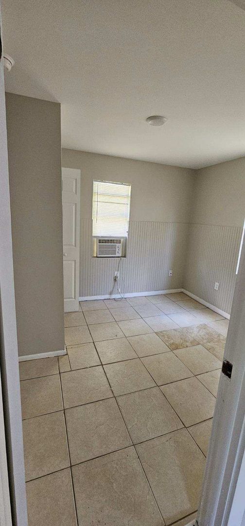 Building Photo - ***Price Reduction***