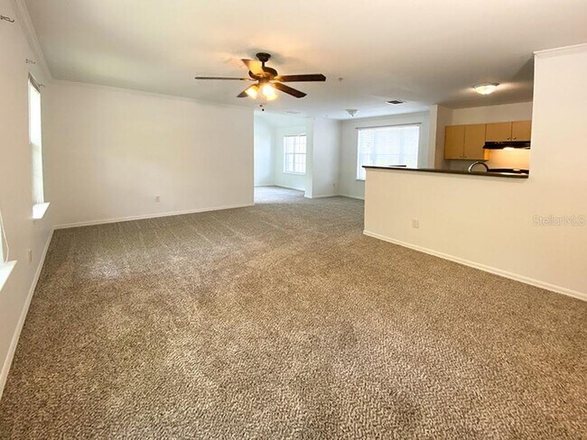 Building Photo - 4 Bedroom Townhome with Attached 2 Car Gar...