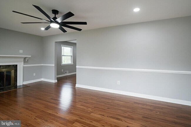 Foto del edificio - 10802 Blossom Ln