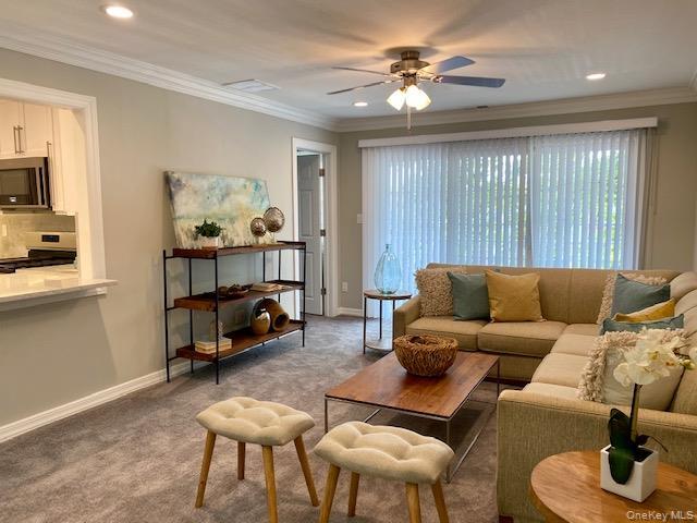 Foto del edificio - 55 Westwood Dr