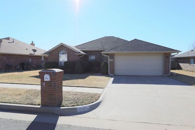 Building Photo - Gorgeous Home- Don't Miss Out!