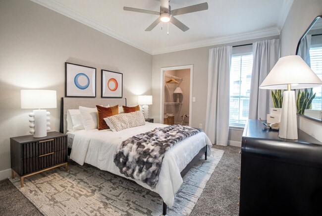 Building Photo - Aura at Westchase