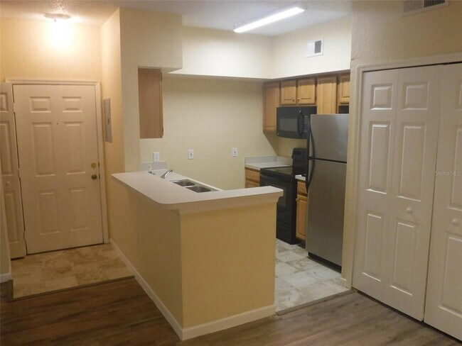 Foto del edificio - 8301 Elm Park Dr
