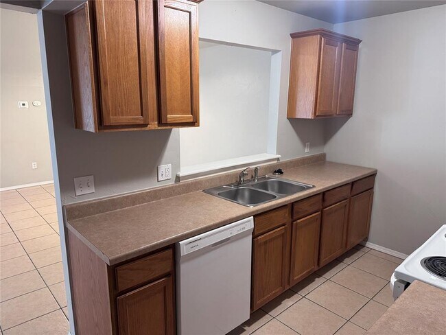 Building Photo - 2515 W Oklahoma Ave