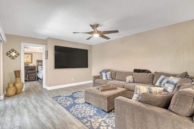 Building Photo - 923 Springdale Cir