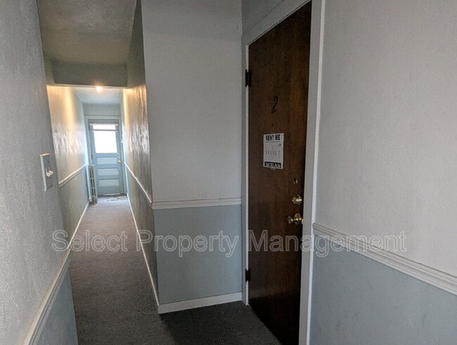 Building Photo - 1033 Edgewater Ave