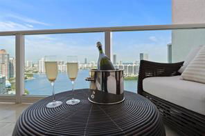 Building Photo - Northeast 183rd Lane, Aventura, FL 33160 - 4 BR 4.5 BA Condo