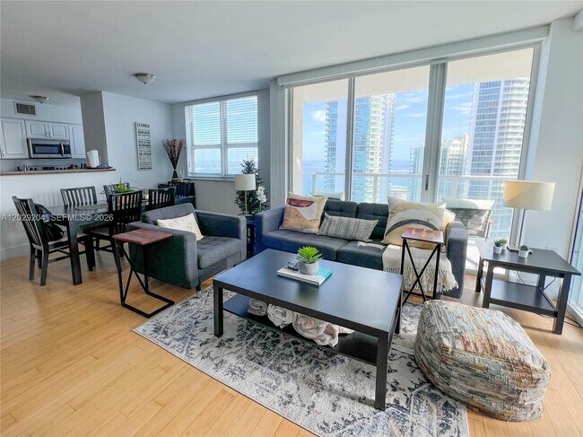Foto del edificio - 1155 Brickell Bay Dr