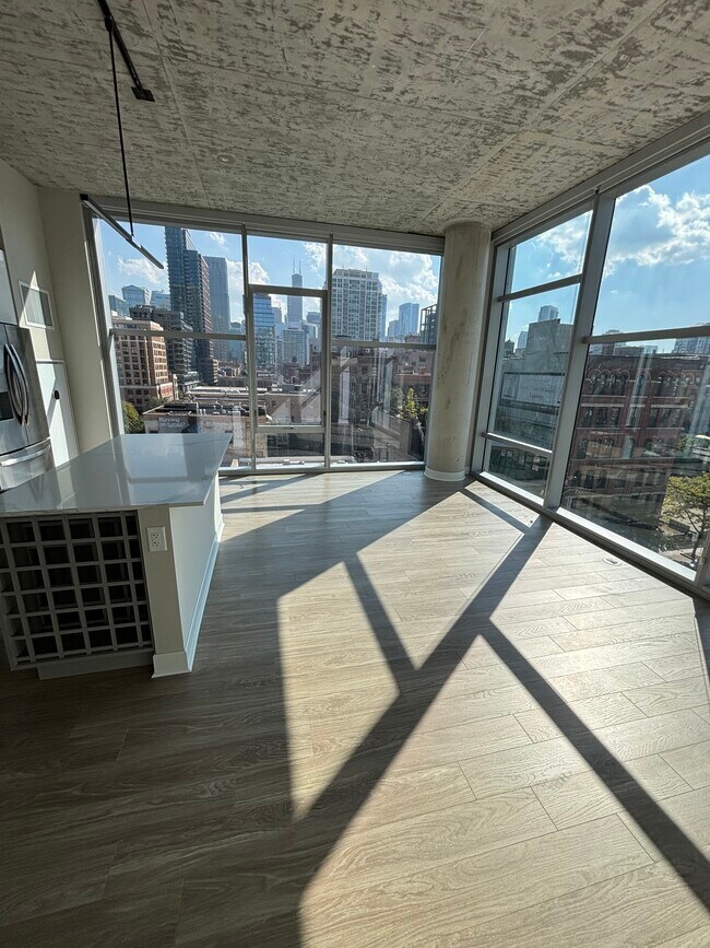 Foto del edificio - 744 N Wells St