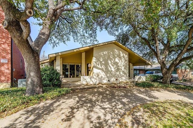 Foto principal - 2732 McCart Ave