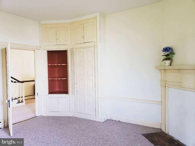 Building Photo - 520 Main St