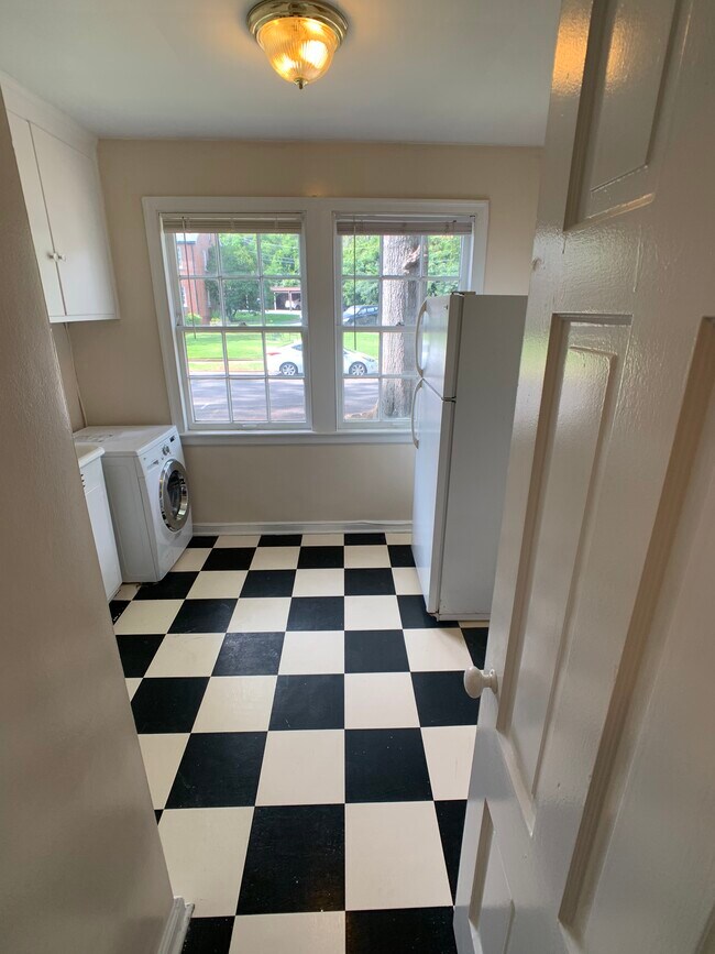 Foto del edificio - 2861 Thornhill Rd