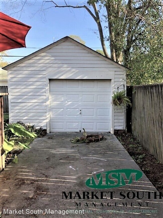 Building Photo - 3 br, 2 bath House - 610 E. 52nd Street