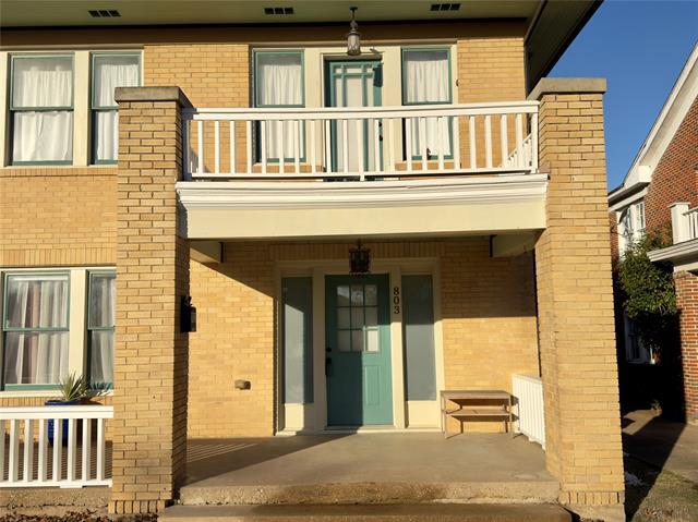 Foto del edificio - 803 Woodlawn Ave