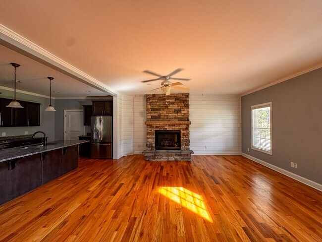 Foto del edificio - Spacious 5 Bed 3.5 Bath Home in Carthage