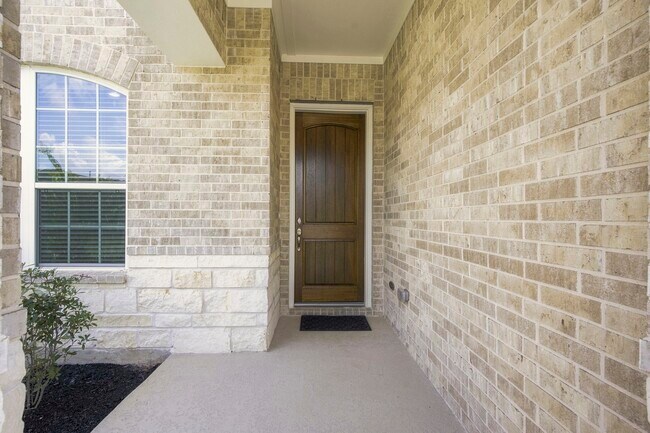 Foto del edificio - 1042 Windy Creek Path